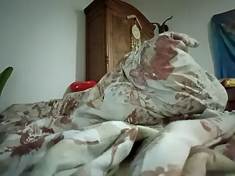 priscilla420 online show from October 21, 11:18 pm