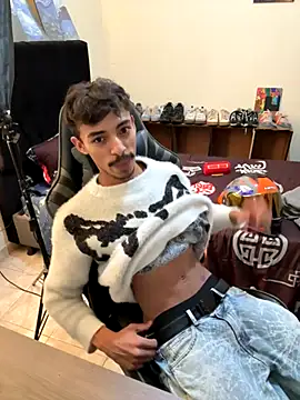 twink latino5 online show from November 3, 2:05 am