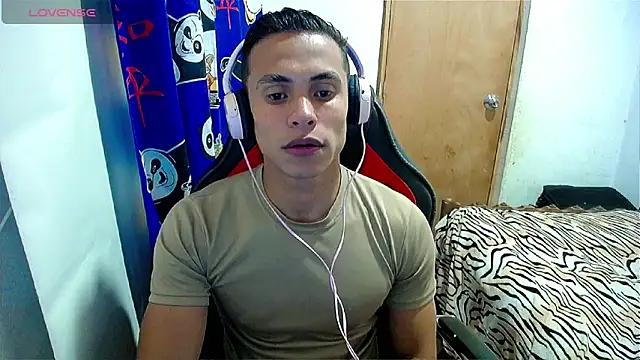 Snapshot of Willy_Mate chatting on January 4, 2:56 am Willy Mate online show from January 4, 2:56 am