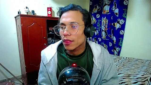 Snapshot of Willy_Mate chatting on October 16, 5:04 am Willy Mate online show from October 16, 5:04 am