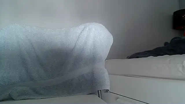 Snapshot of teek1234_1 chatting on January 24, 5:42 pm teek1234 1 online show from January 24, 5:42 pm