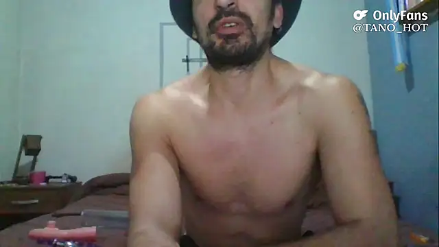 italianbighorse22 online show from October 16, 11:13 pm