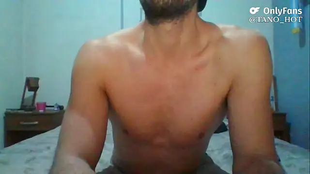 italianbighorse22 online show from October 14, 2:51 am