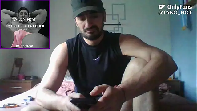 italianbighorse22 online show from October 15, 8:49 pm