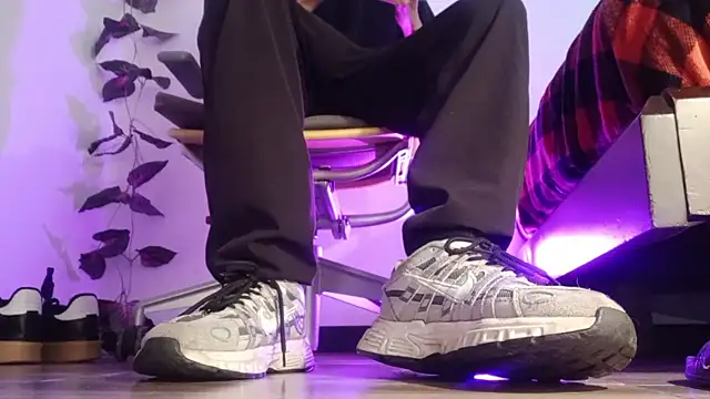 Snapshot of codysmith chatting on October 23, 1:03 pm codysmith online show from October 23, 1:03 pm