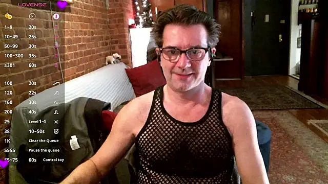 Snapshot of Johnny_Bottoms chatting on March 15, 2:23 pm Johnny Bottoms online show from March 15, 2:23 pm
