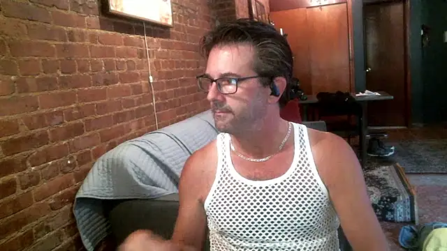 Snapshot of Johnny_Bottoms chatting on September 14, 1:24 pm Johnny Bottoms online show from September 14, 1:24 pm
