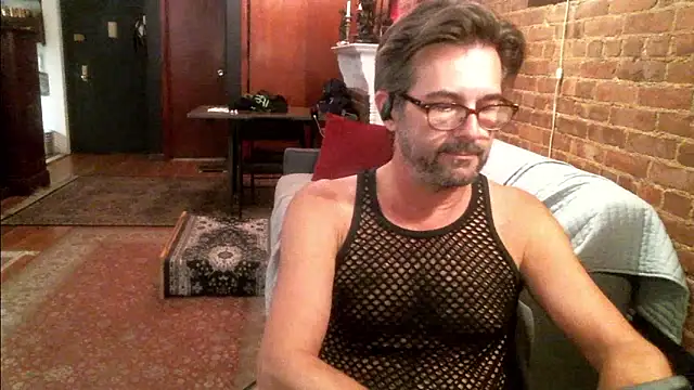 Snapshot of Johnny_Bottoms chatting on September 11, 10:31 pm Johnny Bottoms online show from September 11, 10:31 pm