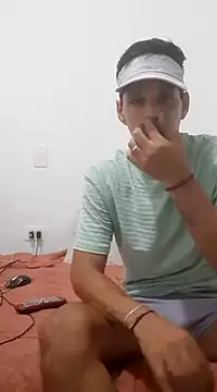 Snapshot of judesmith95 chatting on December 31, 2:51 am judesmith95 online show from December 31, 2:51 am