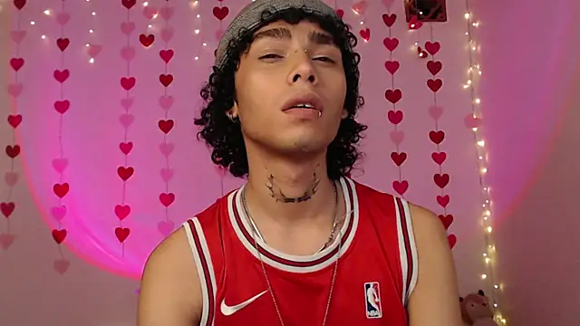 seven7xis online show from February 10, 4:52 am