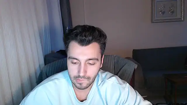 Snapshot of handsomeee04 chatting on October 16, 2:08 am handsomeee04 online show from October 16, 2:08 am