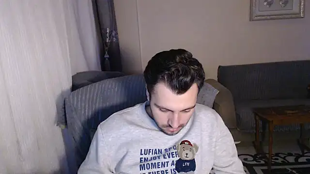 Snapshot of handsomeee04 chatting on October 13, 2:39 am handsomeee04 online show from October 13, 2:39 am