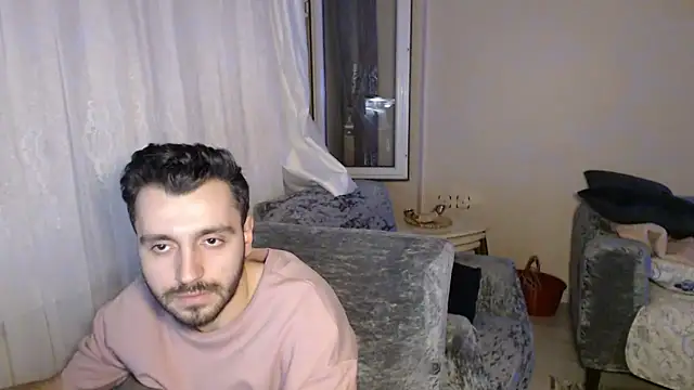 handsomeee04 online show from May 9, 12:33 am