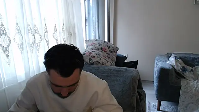 handsomeee04 online show from May 5, 4:36 am