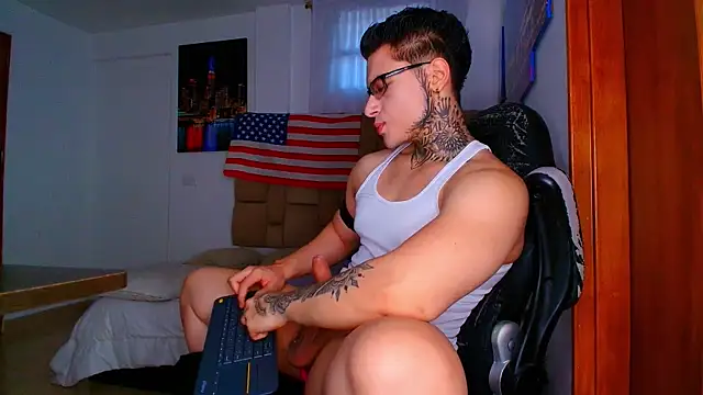 DennisWalkerr online show from October 27, 10:34 pm