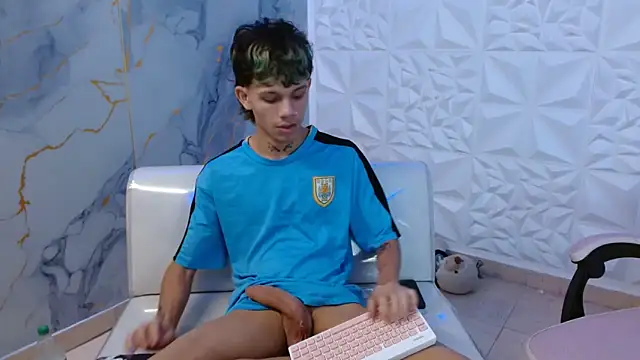 andy dan18 online show from April 6, 9:04 pm