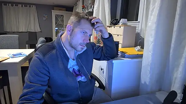 ScuddyCum online show from January 4, 10:55 pm