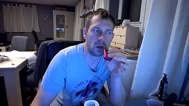 ScuddyCum online show from January 17, 11:00 pm
