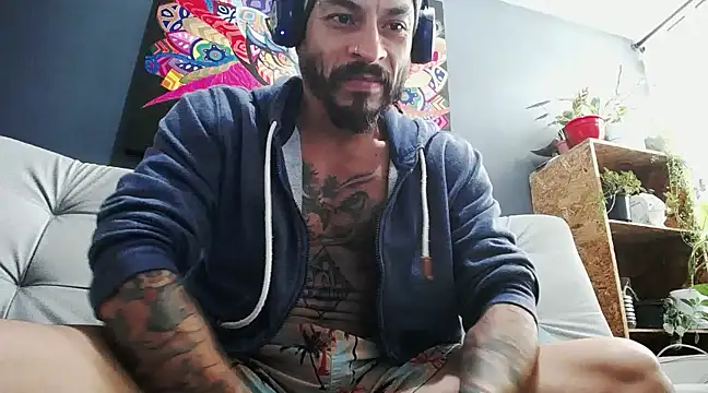Snapshot of callme_douglas chatting on February 11, 3:40 pm callme douglas online show from February 11, 3:40 pm
