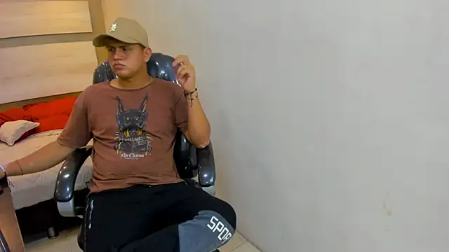 Warning Boy online show from January 2, 9:18 pm