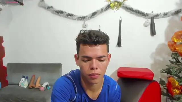 Snapshot of Nijinsky_LatinBoy chatting on December 26, 3:06 am Nijinsky LatinBoy online show from December 26, 3:06 am