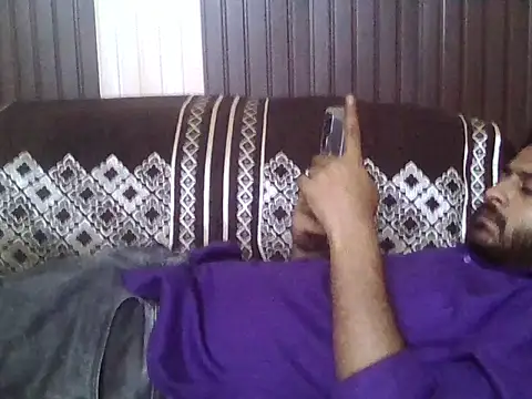 indihotguy online show from April 18, 8:09 pm