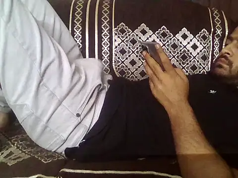 indihotguy online show from May 3, 6:10 pm