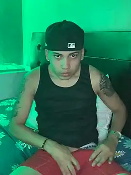 Snapshot of Br4ndxpimm chatting on January 16, 9:30 pm Br4ndxpimm online show from January 16, 9:30 pm