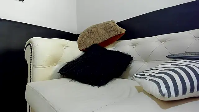 Snapshot of Angel_brown21 chatting on February 6, 6:56 pm Angel brown21 online show from February 6, 6:56 pm