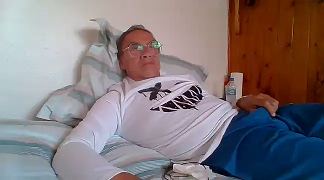 santiagon2015 online show from January 29, 8:35 pm