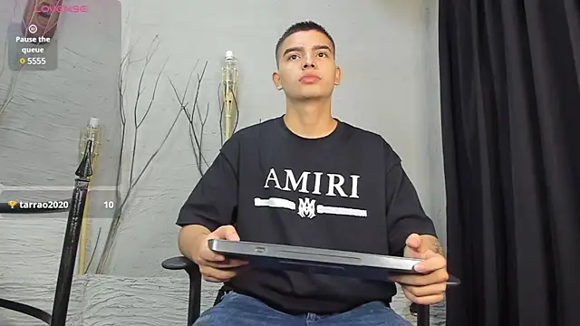 Snapshot of MarcoVitto chatting on January 6, 3:42 am MarcoVitto online show from January 6, 3:42 am