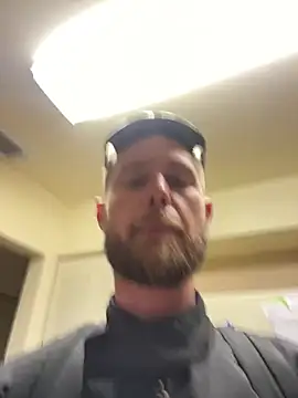 Snapshot of bjay1210 chatting on February 17, 2:31 am bjay1210 online show from February 17, 2:31 am