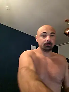 Snapshot of Insaneman1 chatting on October 2, 6:01 pm Insaneman1 online show from October 2, 6:01 pm
