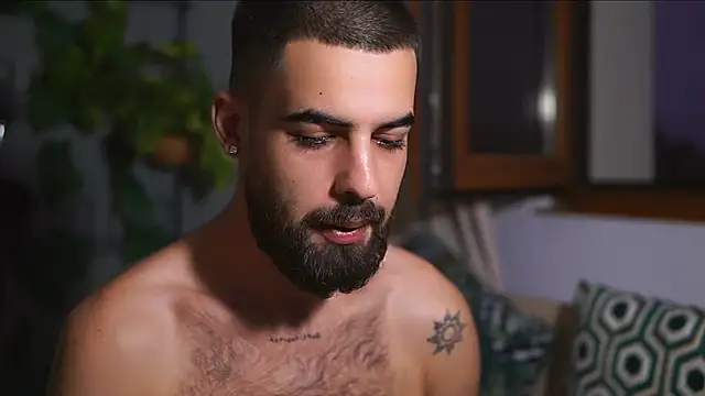 Snapshot of HairyRobxxx chatting on September 11, 3:38 am HairyRobxxx online show from September 11, 3:38 am