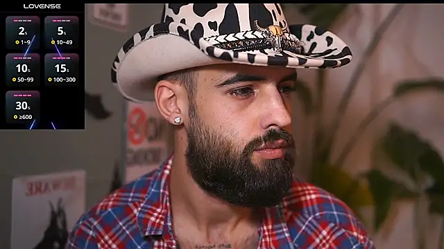 Snapshot of HairyRobxxx chatting on October 30, 5:25 pm HairyRobxxx online show from October 30, 5:25 pm