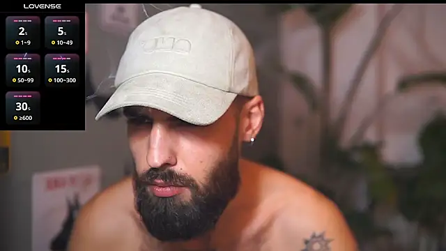 Snapshot of HairyRobxxx chatting on October 25, 7:04 pm HairyRobxxx online show from October 25, 7:04 pm