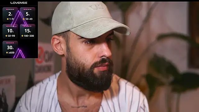 Snapshot of HairyRobxxx chatting on November 1, 4:00 pm HairyRobxxx online show from November 1, 4:00 pm