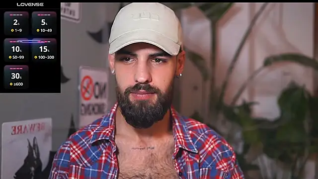 Snapshot of HairyRobxxx chatting on October 24, 7:04 pm HairyRobxxx online show from October 24, 7:04 pm