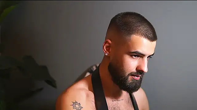 Snapshot of HairyRobxxx chatting on September 21, 6:08 pm HairyRobxxx online show from September 21, 6:08 pm