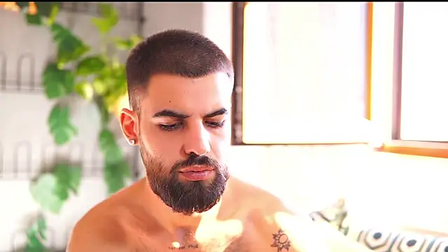 Snapshot of HairyRobxxx chatting on September 14, 1:02 pm HairyRobxxx online show from September 14, 1:02 pm