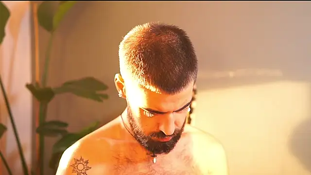Snapshot of HairyRobxxx chatting on September 17, 3:46 pm HairyRobxxx online show from September 17, 3:46 pm