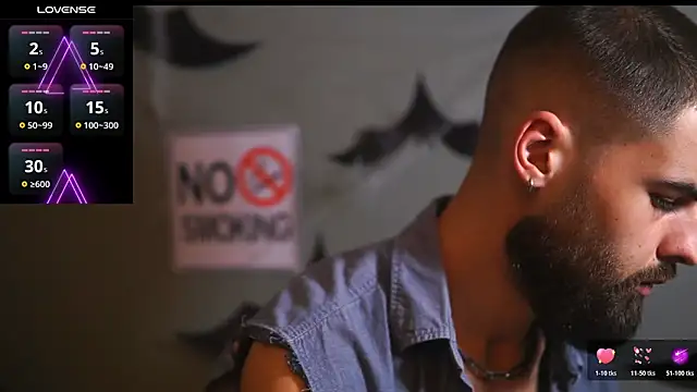 Snapshot of HairyRobxxx chatting on October 19, 9:29 pm HairyRobxxx online show from October 19, 9:29 pm