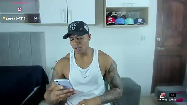 Snapshot of Josep_Ston chatting on October 28, 12:35 am Josep Ston online show from October 28, 12:35 am