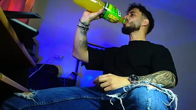 XanderCage99 online show from April 28, 5:12 am