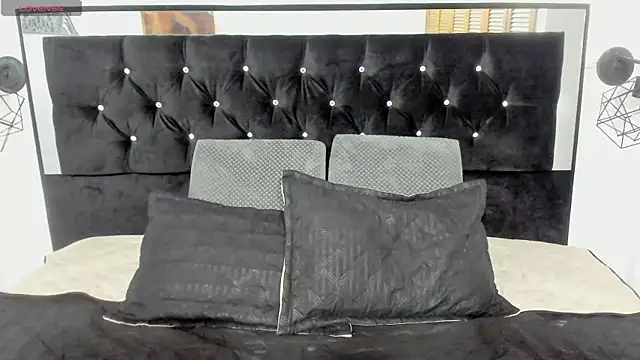 jisuscat online show from October 28, 6:54 pm