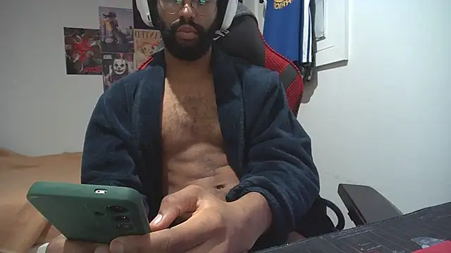 Snapshot of kevi_cocks chatting on January 23, 11:37 pm kevi cocks online show from January 23, 11:37 pm