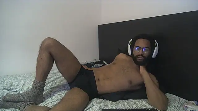 Snapshot of kevi_cocks chatting on February 7, 10:52 pm kevi cocks online show from February 7, 10:52 pm