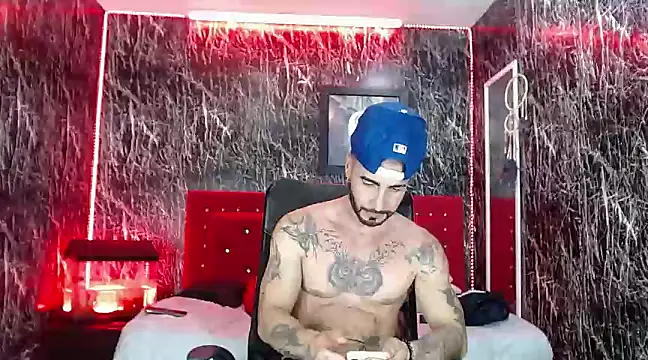Snapshot of Lancelot_Benwick chatting on January 26, 2:35 am Lancelot Benwick online show from January 26, 2:35 am