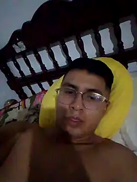Snapshot of RODRI_POLLADURA chatting on January 26, 5:45 am RODRI POLLADURA online show from January 26, 5:45 am