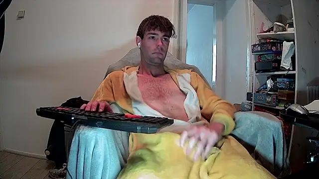 onesieboyx online show from March 26, 3:49 pm